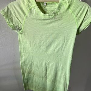 Lulu lemon shirt